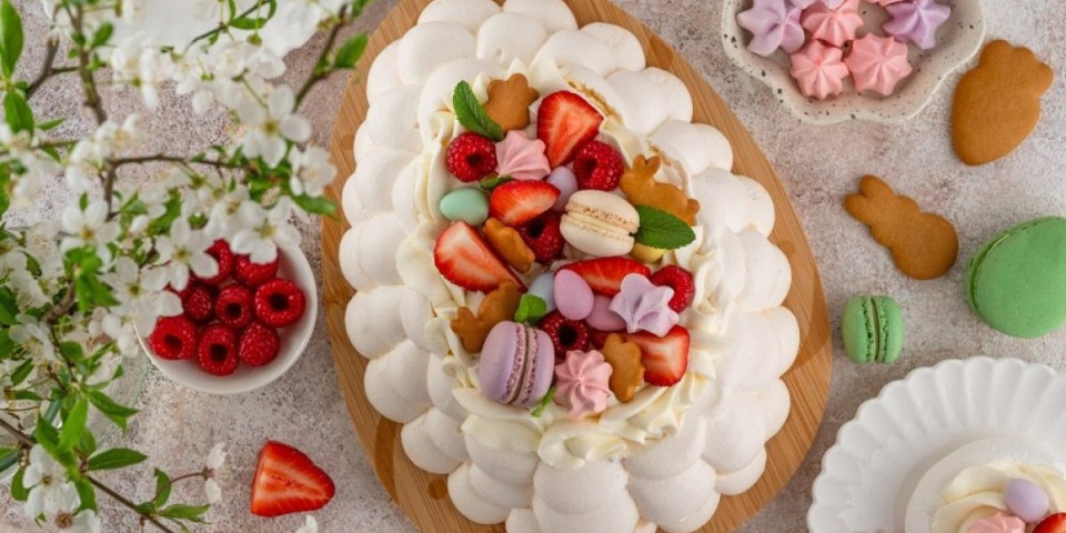 Pavlova vaskršnja torta u obliku jajeta: Najbolji recept omiljenog dezerta za praznike