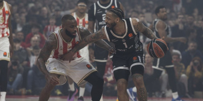 Au, kakav koš Karlika Džonsa: Iz nemoguće pozicije Partizanu doneo pobedu, igrači Zvezde se hvatali za glavu (VIDEO)