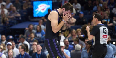 Alarm u Los Anđelesu: Dončić pao kao pokošen, rukama krio suze (VIDEO)