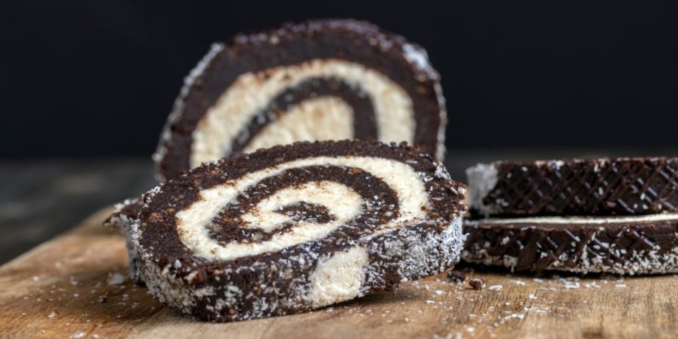 Vaskršnji rolat od kokosa: Šarena verzija kolača koji svi obožavaju