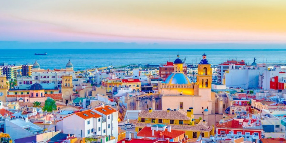 Srbi masovno putuju ovde: Odmor iz snova tokom cele godine - plaže magične (FOTO)