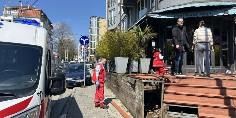 Srušio se na pod i ostao da leži! U centru Kragujevca desila se tragedija (FOTO)