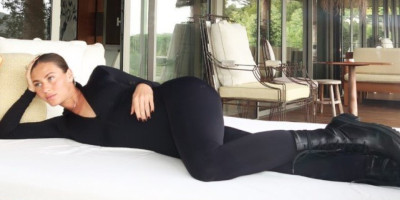 Jezivo! Atraktivna brineta trenira dok odjekuju sirene za napad, ono što je poručila ledi krv u žilama (VIDEO)