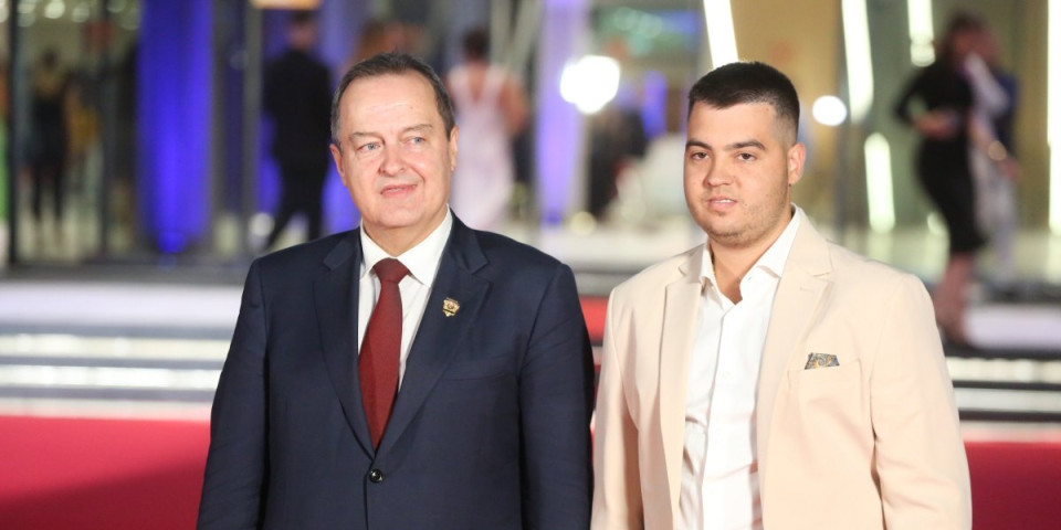 Slavlje u domu Ivice Dačića! Javno se obratio sinu: "Srećno ti bilo, junače moj!"