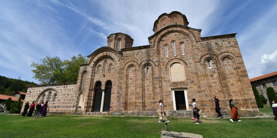 Astrološki znakovi oslikani na freski: Ova srpska svetinja privlači veliku pažnju (FOTO)