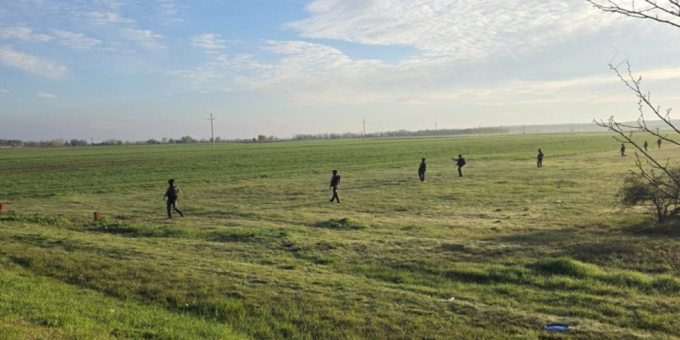 Poznato zašto su vojska i policija blokirale Kanjižu: Akcija u toku, pogledajte snimak (VIDEO)
