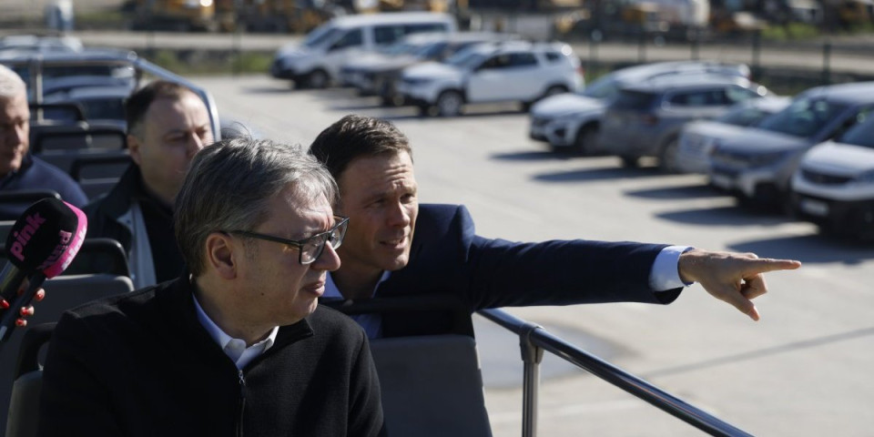 Nećete verovati gde su Aleksandar Vučić i Siniša Mali po najvećem pljusku: Osvanuo snimak koji morate pogledati