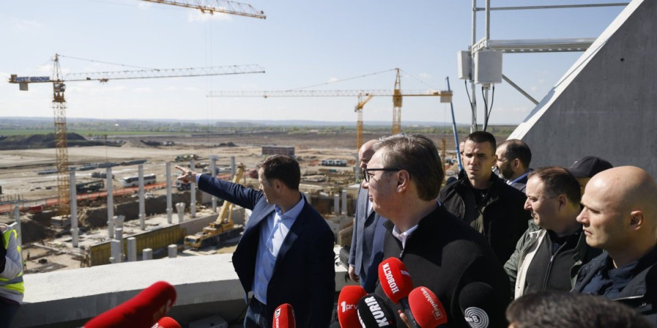 Vučić o velikoj akciji u Kanjiži: Nemilosrdno ćemo se obračunati sa svakim ko nas ugrožava!