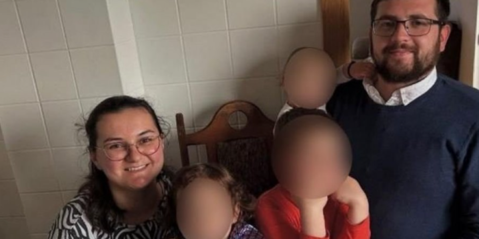 Oglasili se iz bolnice: Evo u kakvom su stanju deca poginulog sveštenika i popadije (FOTO)