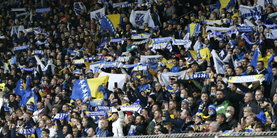 Region u šoku! Dok Srbija slavi njihov uspeh, navijači Bosne i Hercegovine vređaju Srbiju, Vučića i podržavaju blokadere (VIDEO)