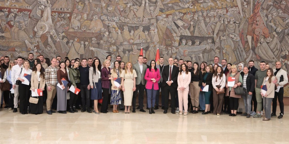 Krov nad glavom za 59 porodica: Država izdvojila oko milion evra (FOTO)