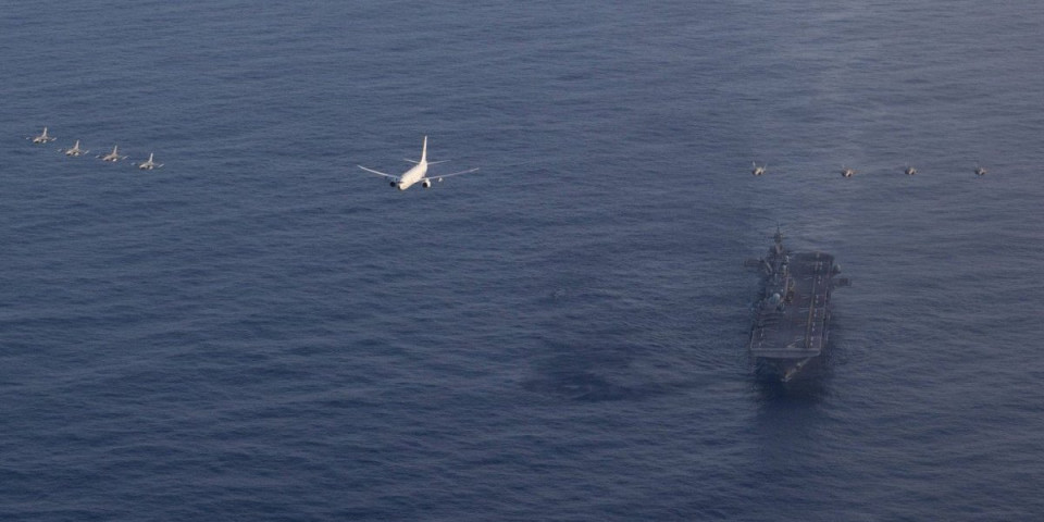 Amerikanci se povlače! Iran zasuo raketama ponos vojske SAD: Više od 5.000 članova posade u opasnosti