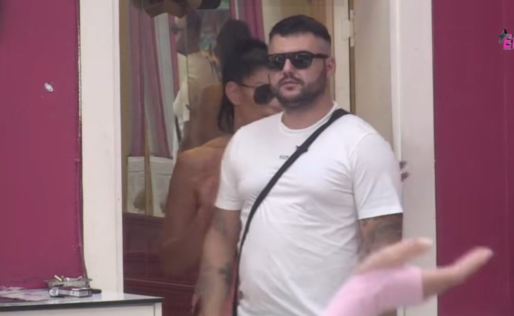 "Imaš penis od tri centrimetra i svr*šiš za pet sekundi": Stanija udarila na Asminovu muškost