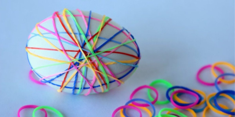 Brza i zabavna vaskršnja jaja s gumicama: Šare kakve želite u nekoliko koraka (VIDEO)