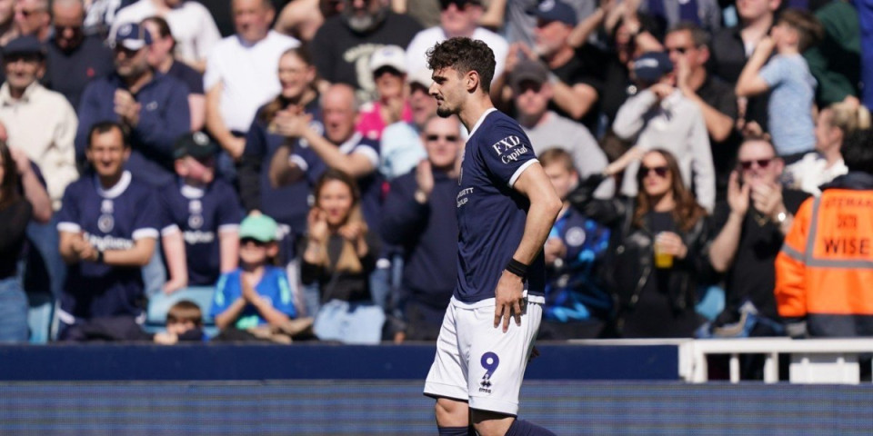 Ivanović rešeta, ali Milvol gubi - Borba za Premijer ligu 'luda' kao i uvek (VIDEO)