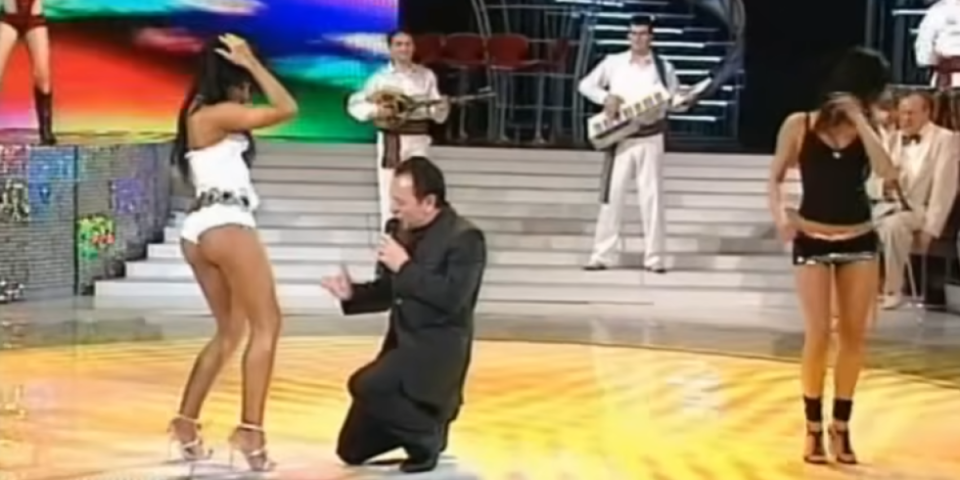 Maloletna bila go-go igračica ovom pevaču, pa zaratili: Njihov snimak zapalio mreže