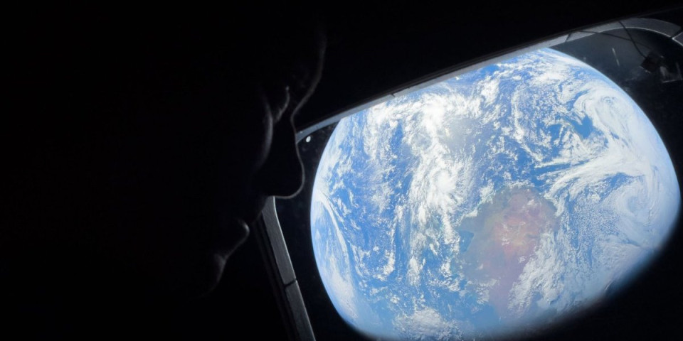 (FOTO/VIDEO) Istorija je ispisana: Čovek otišao najdalje od Zemlje ikada!