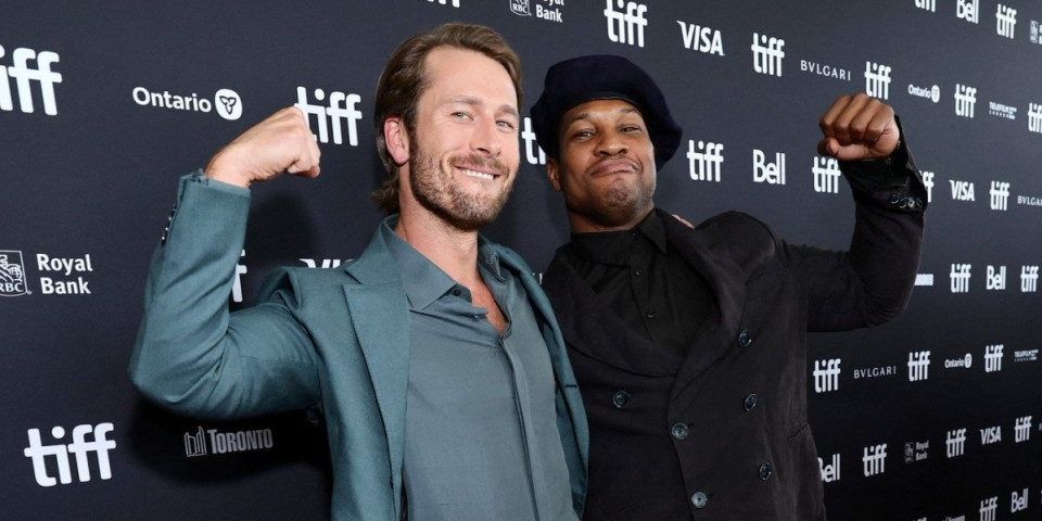 Glumci pali kroz prozor direktno na beton: Hitno prevezeni u bolnicu