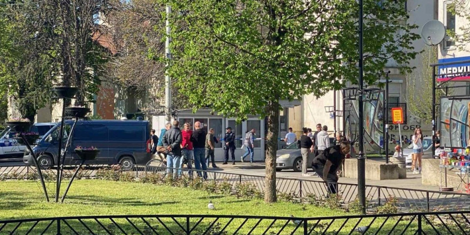 Ovo je mesto krvavog pira u Obrenovcu: Unuk izbo dedu i ubio njegovu partnerku (FOTO)