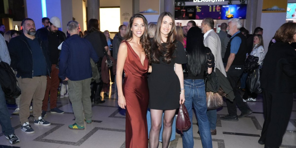 Prva devojka Miloša Bikovića u javnosti posle mnogo godina: Evo gde je bila i kako izgleda (FOTO)