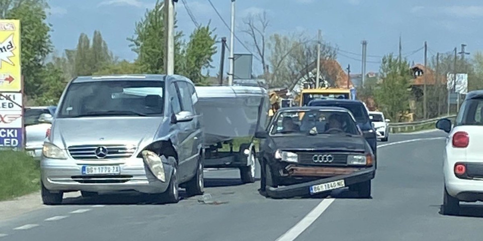 Haos zbog sudara! "Čukanje" kod Umke izazvalo kolaps