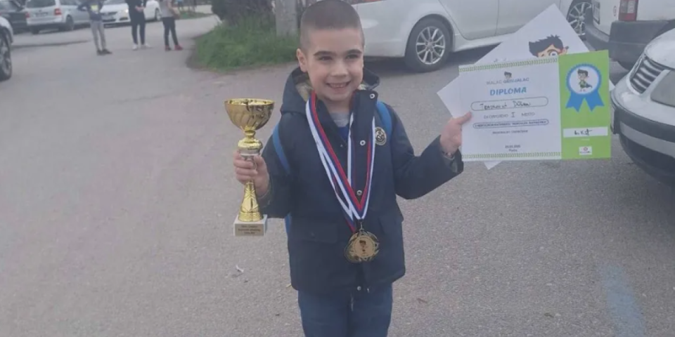 Genije iz Jagodine: Tek mu je 8, a šta sve ume (VIDEO)