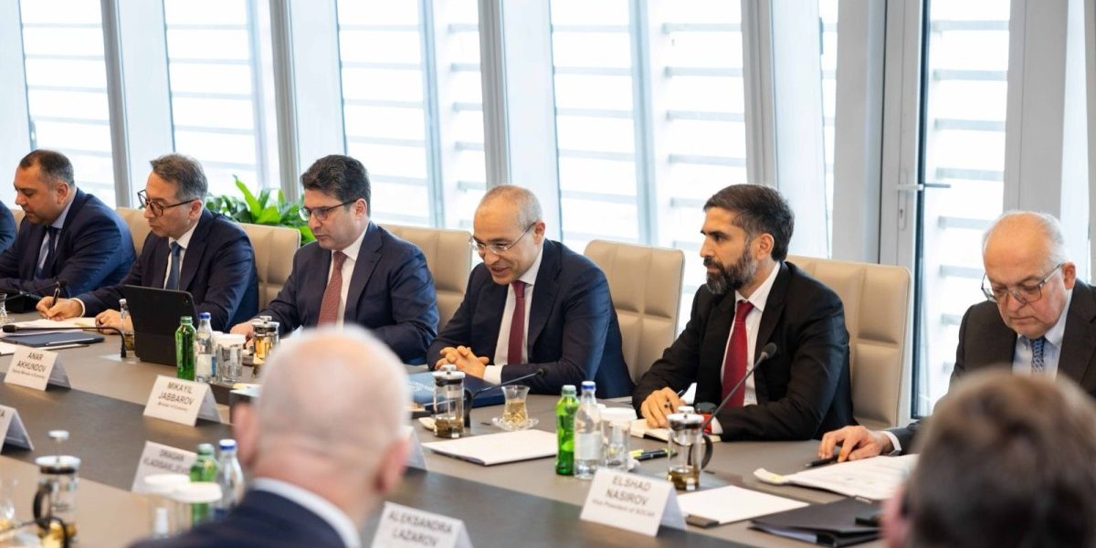 Đedović Handanović razgovarala u Bakuu sa predstavnicima Vlade Azerbejdžana i SOCAR-a