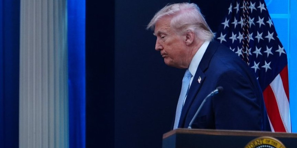 Počela je pobuna protiv Trampa: Napadaju Taker Karlson, Kendis Ovens, Aleks Džouns...