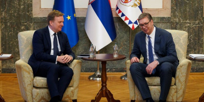 Predsednik Srbije Aleksandar Vučić sastao se danas u Beogradu sa specijalnim izaslanikom Evropske unije za dijalog Beograda i Prištine Peterom Sorensenom, saopštila je Služba za saradnju s medijima predsednika Republike.