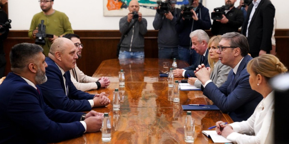 Nastavlja konsultacije: Vučić se sastao sa Udruženim sindikatom Sloga, u toku razgovori sa SNS