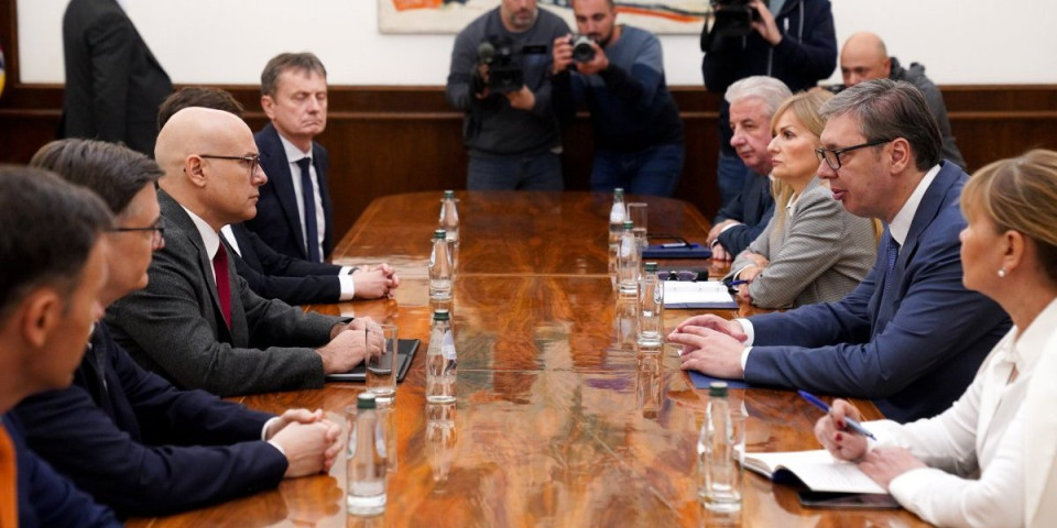 Nastavlja konsultacije: Vučić se sastao sa Udruženim sindikatom Sloga, u toku razgovori sa SNS