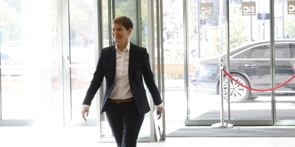 Brnabić rasturila tajkunske trovačnice: Dve vesti poništavaju jedna drugu, ali njima to ne smeta