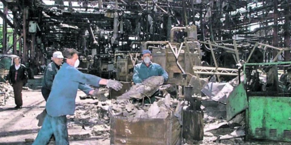 "Duša me boli i danas": Radnici kragujevačke "Zastave" ne mogu da izbrišu ovaj dan iz sećanja