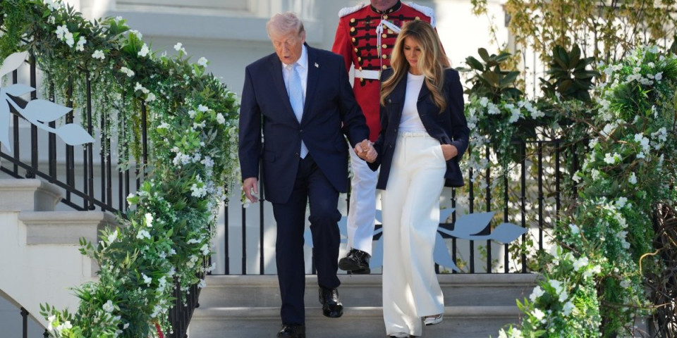 Melanija Tramp blista: Stajling koji se pamti - prva dama očarala elegantnim izdanjem (FOTO)