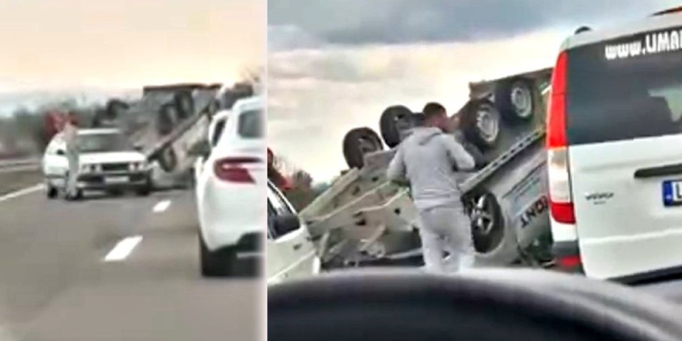 Automobil se prevrnuo na krov: Stravična saobraćajka kod Lapova (FOTO)