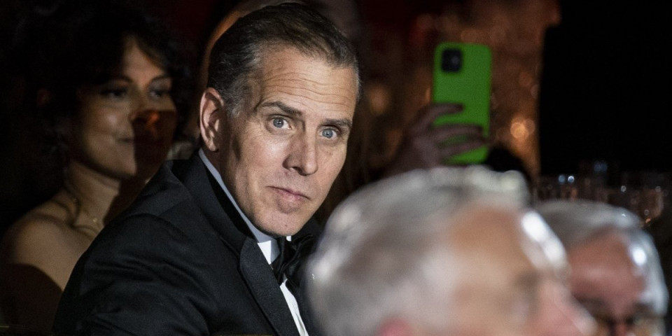 Svet u šoku zbog poziva na borbu: Bajdenov sin bi da pesnicama rešava račune sa braćom Tramp!