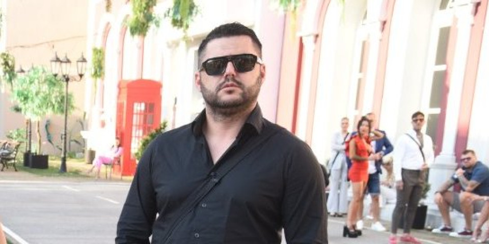 Bivši zadrugar urnisao Asmina Durdžića: "Glumi moćnika, a duguje 15.000 dinara"