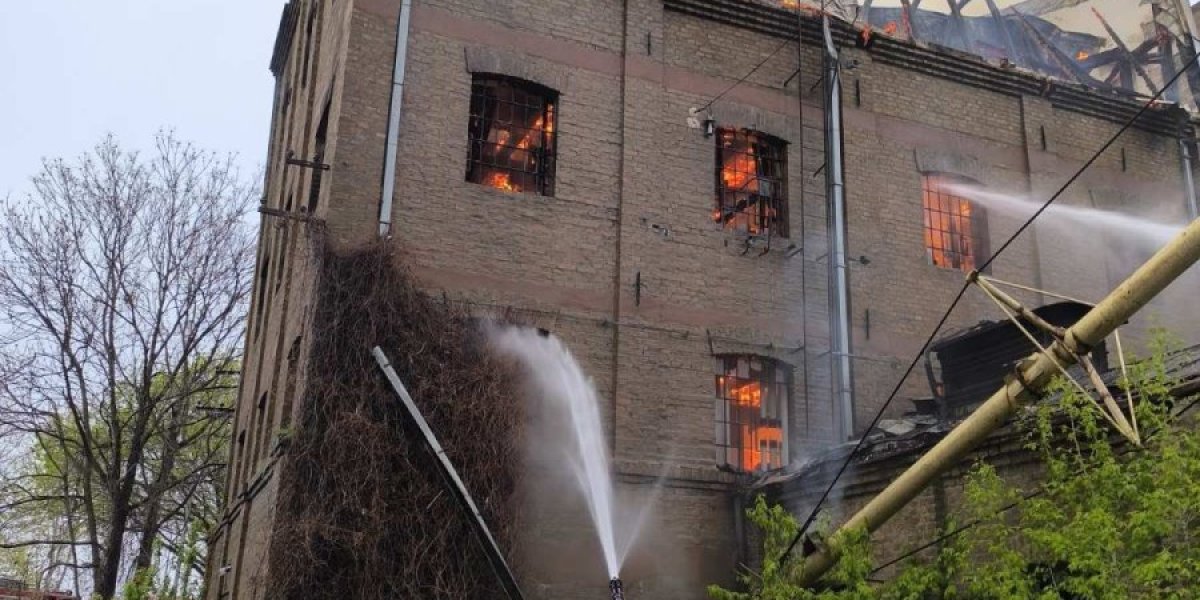 Gašenje požara u Obrenovcu