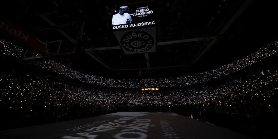 Strašno... Navijaču Partizana pozlilo tokom filma o Vujoševiću - Lekari mu se bore za život