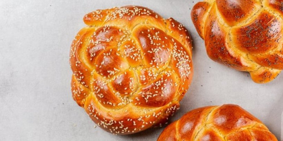 Kraljevska pogača za Vaskrs: Mekana i vazdušasta kao oblak -tajna je u 2 sastojka