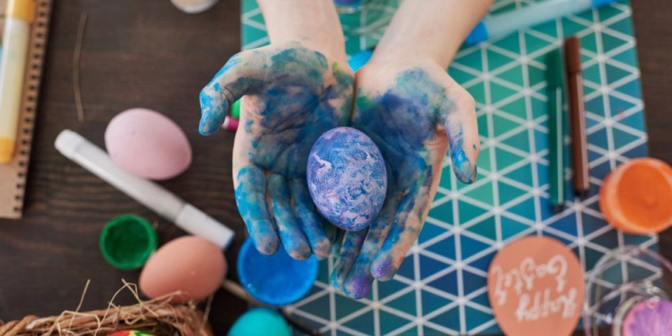 Kako da skinete farbu za jaja sa ruku? Bez hemije i ribanja - sve već imate kod kuće