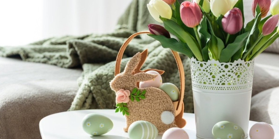 Trik koji spasava vaskršnje cveće: Svi greše u jednom - evo kako da vam traje i do 10 dana