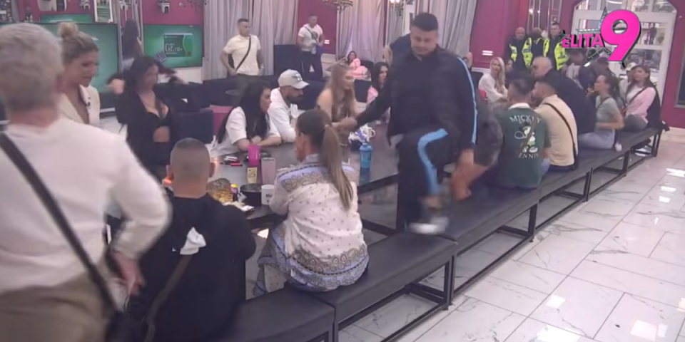 Promenjen tok rijalitija: Voditeljka saopštila odluku zbog koje je nastao muk (VIDEO)