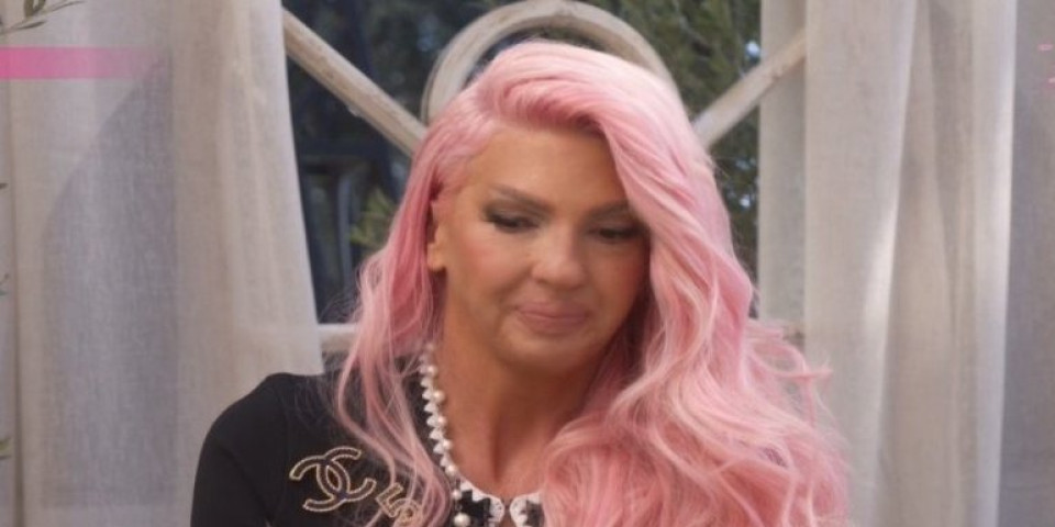 "Nedostaje mi porodica, rano sam se razvela": Karleuša se prisetila detinjstva i prošlosti