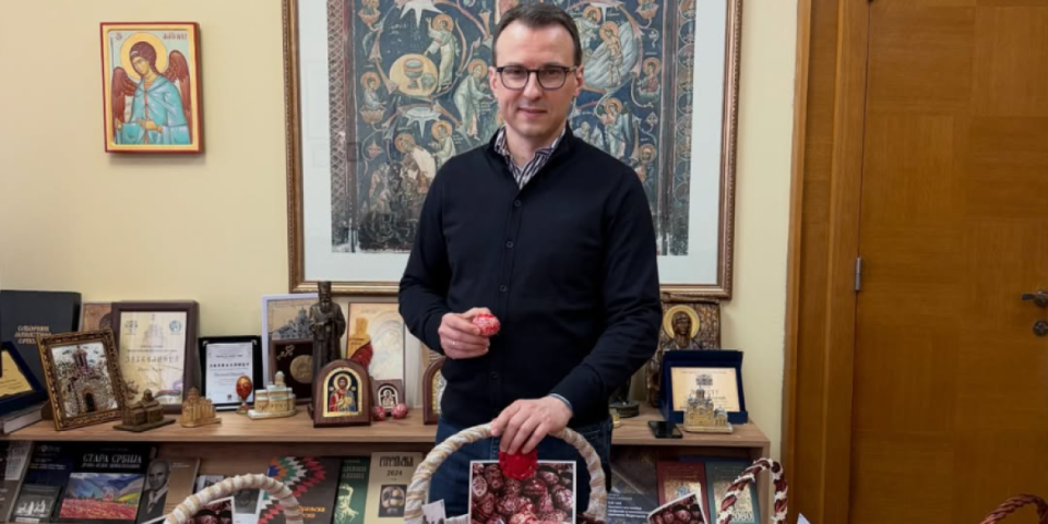 Sprečavaju me da delim radost na našoj zemlji! Petar Petković čestitao Vaskrs (FOTO)