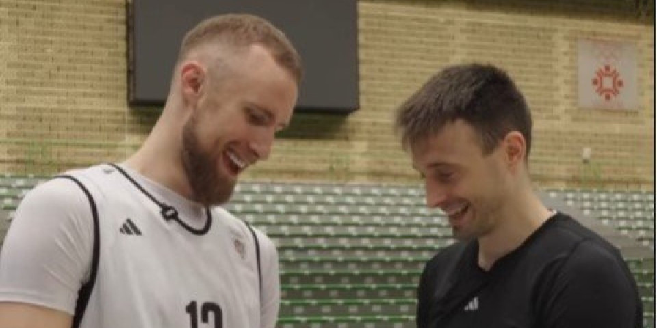 (VIDEO) Aleksa "naterao" Bosanca da se kucaju jajima: Iako ne pripadaš pravoslavnoj crkvi...