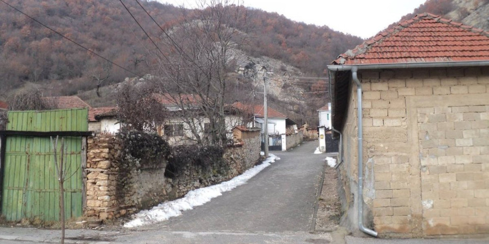 Pucnjava kod Preševa: Rafal na automobil u pokretu (FOTO)