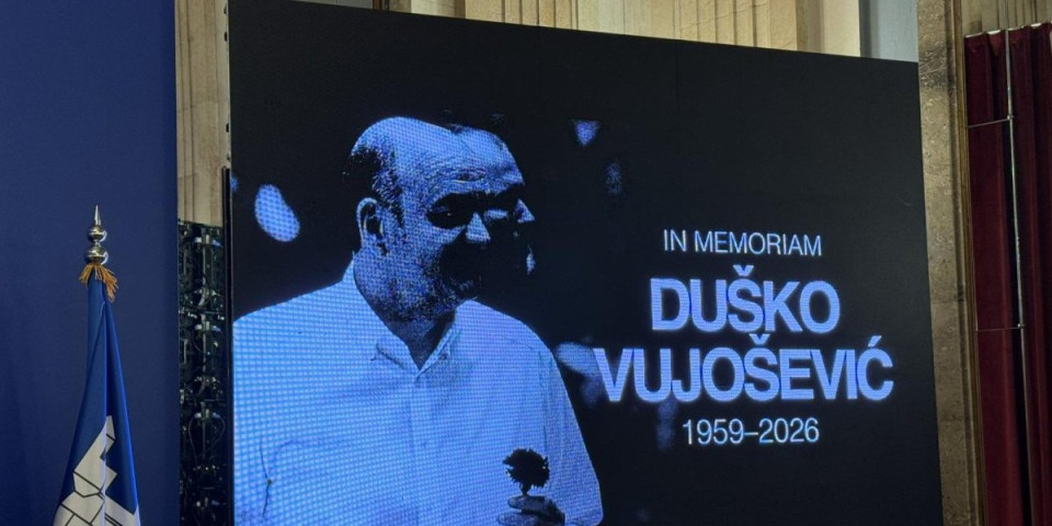 Komemoracija Dušku Vujoševiću: Porodica i prijatelji se opraštaju od trenera (VIDEO/FOTO)