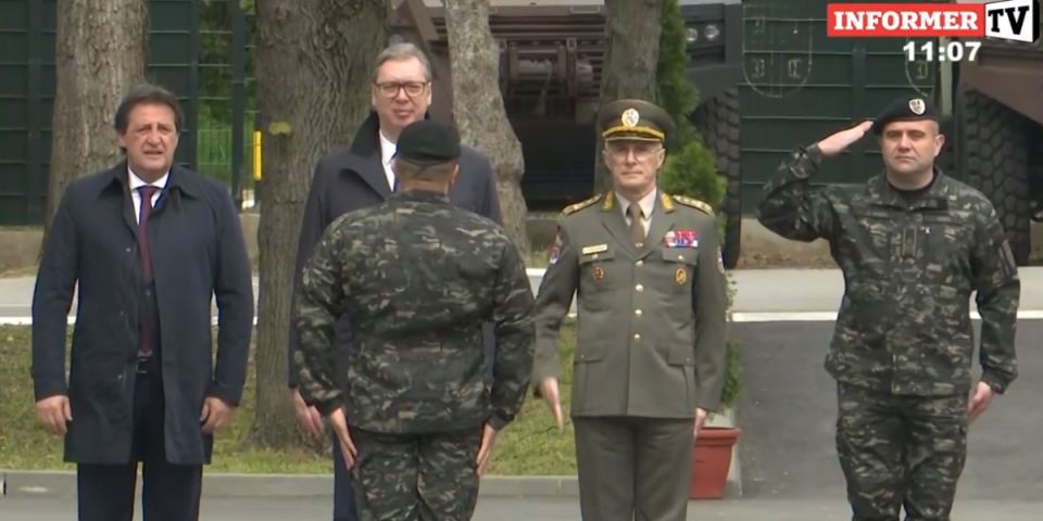 Velika svečanost: Predsednik Srbije u kasarni "Vasa Čarapić"
