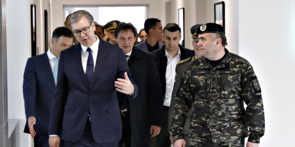 Goci je pokušao da isprovocira predsednika Vučića pozivom na debatu: Stigao mu je brutalan odgovor